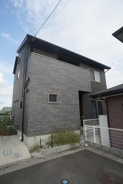 5LDK Modern House for Sale in Takamatsu, Kagawa - Main Image