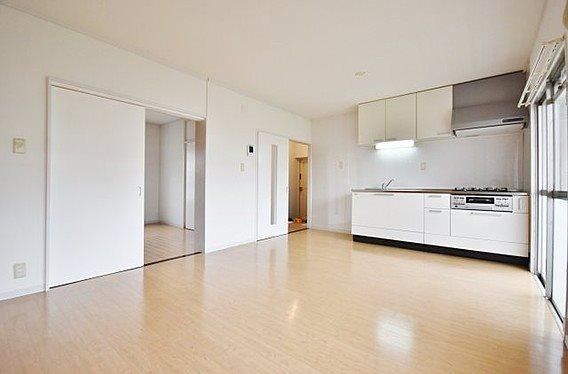 2LDK Apartment for Sale in Iruma Kurosu Danchi, Iruma City - Thumbnail 3