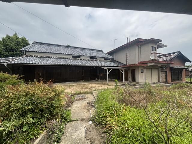 1905 10DK House on 975 sqm Corner Plot in Kameyama, Mie - Thumbnail 2