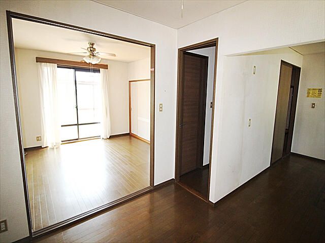 4LDK House for Sale in Tokushima City with 568 sqm Land - Thumbnail 4