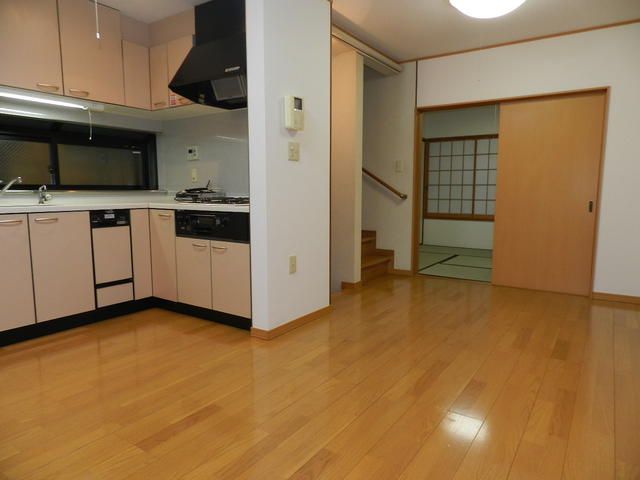 3SLDK Detached House for Rent in Bunkyo, Tokyo - 82.2 sqm - Thumbnail 4