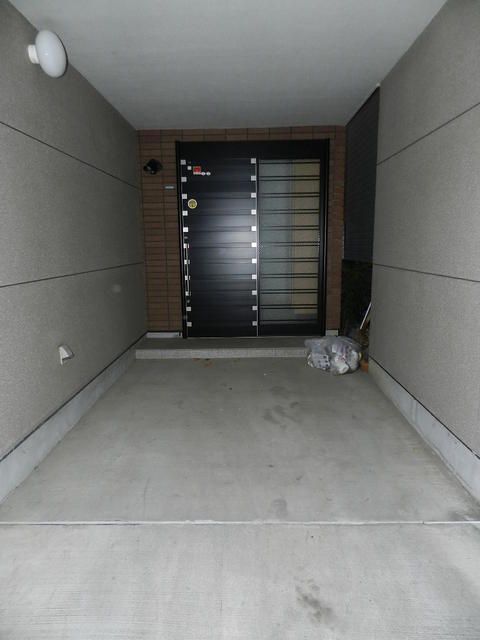 3SLDK Detached House for Rent in Bunkyo, Tokyo - 82.2 sqm - Thumbnail 2