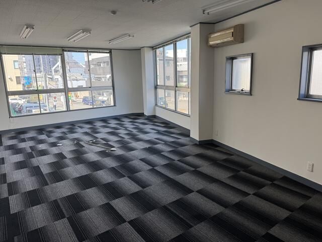 Commercial Unit for Rent in Chuo-ku, Chiba City - Thumbnail 2
