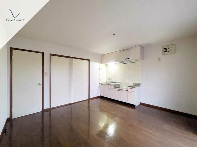 2LDK Apartment for Rent in Ota City, Gunma - Thumbnail 3