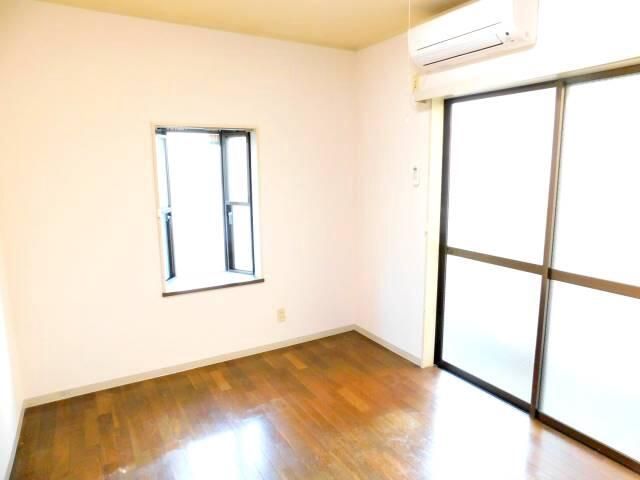 Sun Corp Tachikawa 1K Apartment for Rent in Nerima, Tokyo - Thumbnail 2