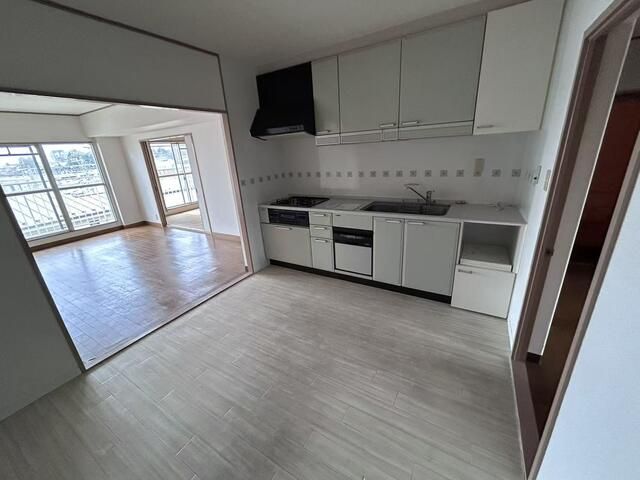 3LDK Apartment for Sale in Omiya-ku, Saitama City - Thumbnail 2