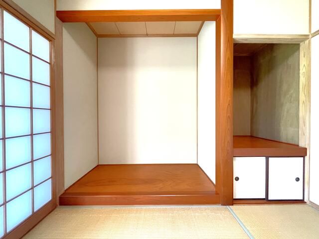 6LDK Two-Generation Home with Garden & Parking in Oita City - Thumbnail 2