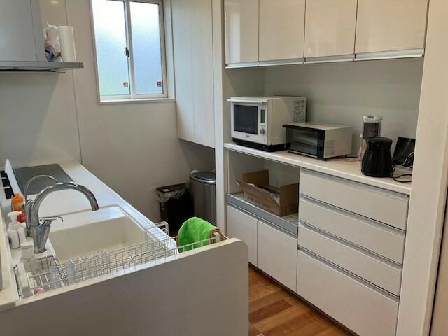 Modern 4-Bedroom House in Takasaki with Balcony - Thumbnail 3