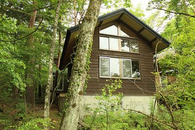 Two loft-equipped houses in Momijidai at the foot of Mt. Fuji. : Villas, real estate, properties for sale, Hometown Information Center: Nationwide rural living property data — Image 1, Narusawa, Yamanashi