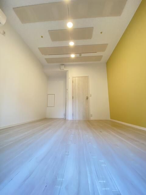 Cross Air Tower 1K Apartment for Sale in Meguro, Tokyo - Thumbnail 3