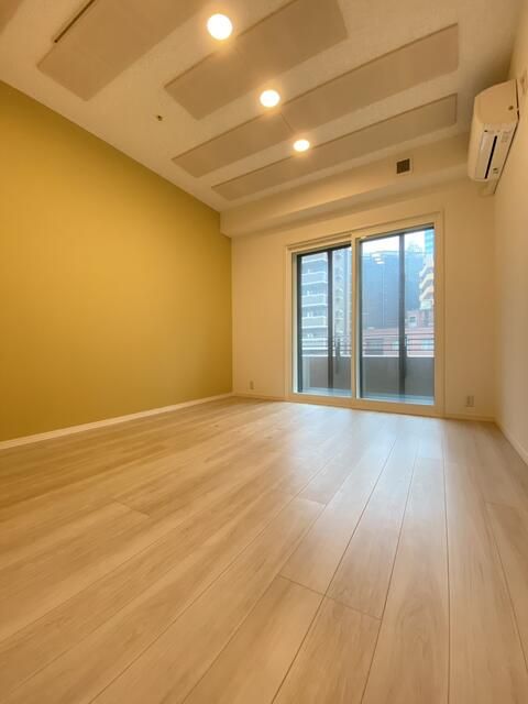 Cross Air Tower 1K Apartment for Sale in Meguro, Tokyo - Thumbnail 2