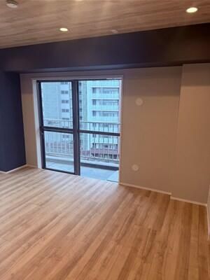 3LDK Fuchu Apartment with Premium Amenities - Thumbnail 2
