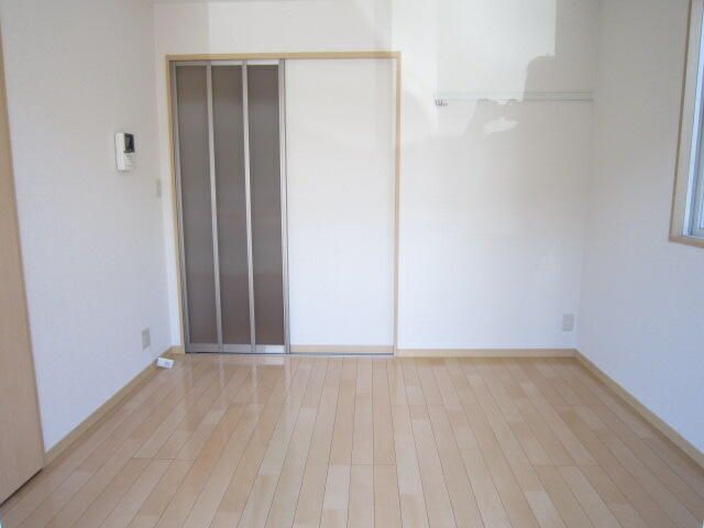 1K Apartment for Rent in Saitama City, Saitama Prefecture - Thumbnail 3