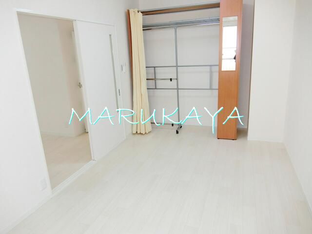 2DK Apartment for Rent in Kunitachi, Tokyo - 47.86 sqm - Thumbnail 3