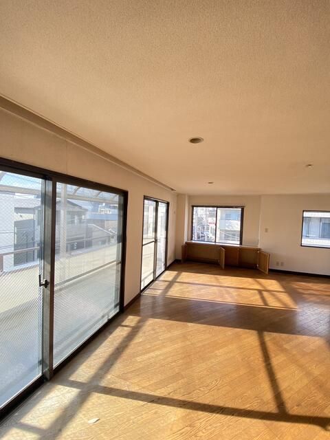 79 sqm Studio Apartment for Rent in Zushi, Kanagawa - Thumbnail 3