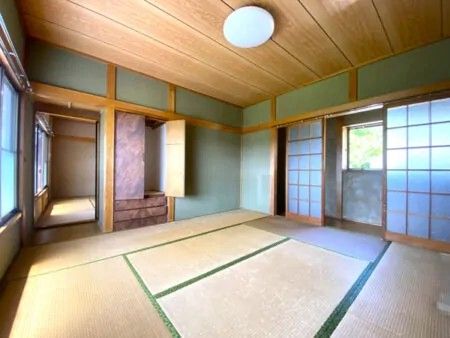 Ogano Home with Mountain Views & Farmland for Sale in Saitama - Thumbnail 3