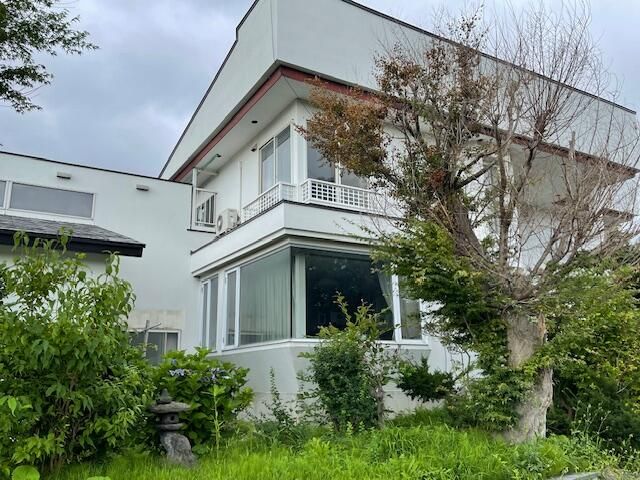 Large 8DK House for Multi-Generational Living in Nanae, Hokkaido - Image 7