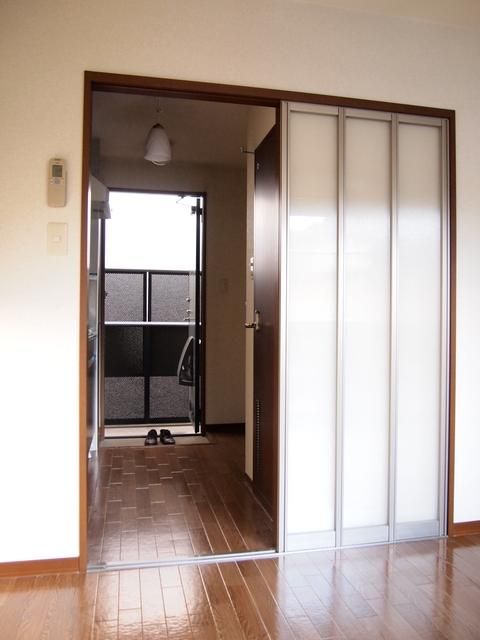 1K Apartment for Rent in Tsuru, Yamanashi - Near Station - Thumbnail 4