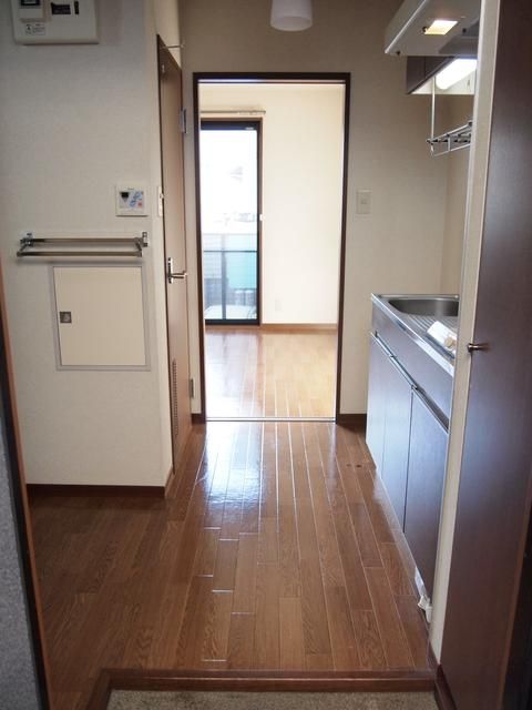 1K Apartment for Rent in Tsuru, Yamanashi - Near Station - Thumbnail 3
