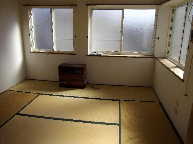 Chateau Fuji 1K Apartment for Rent in Hirosaki, Aomori - Thumbnail 2