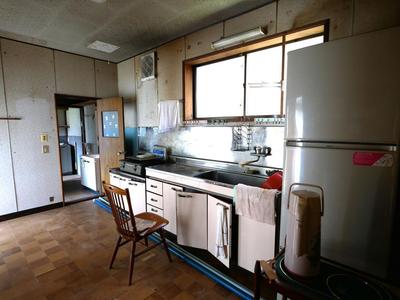 9DK House for Sale in Himi City, Toyama - 145.23㎡ Living Space — Kitchen, Himi, Toyama