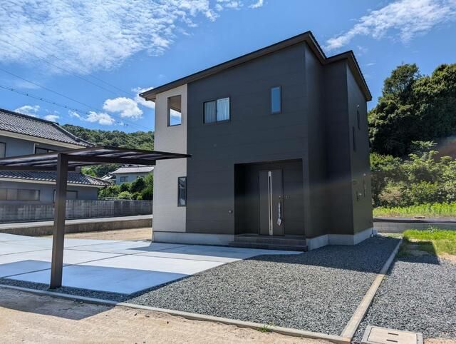 New 4LDK House in Fukuyama, Hiroshima with Garden & Parking for 3 - Main Image