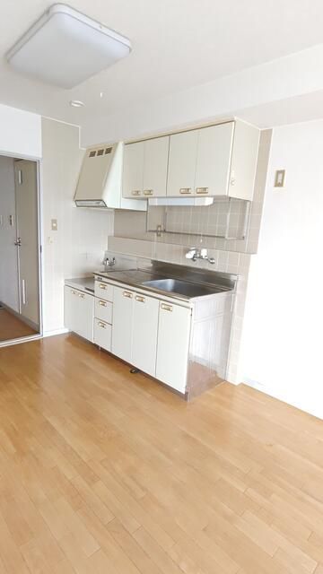 2DK Apartment for Rent near Kurihashi Station, Kuki City - Thumbnail 3