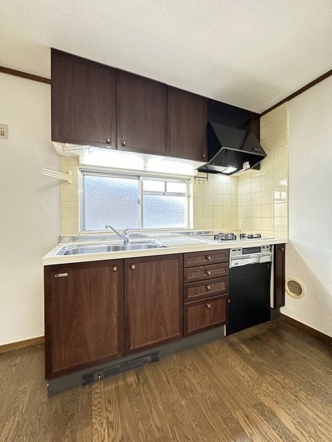 2LDK Apartment for Rent in Otsuki, Yamanashi - Free Rent Period - Thumbnail 3
