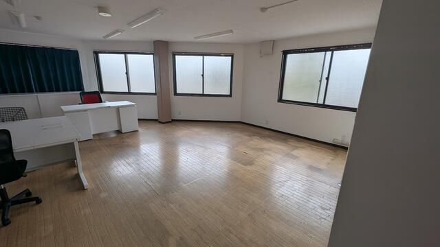 78 sqm Office Space for Rent in Imizu, Toyama - Thumbnail 3
