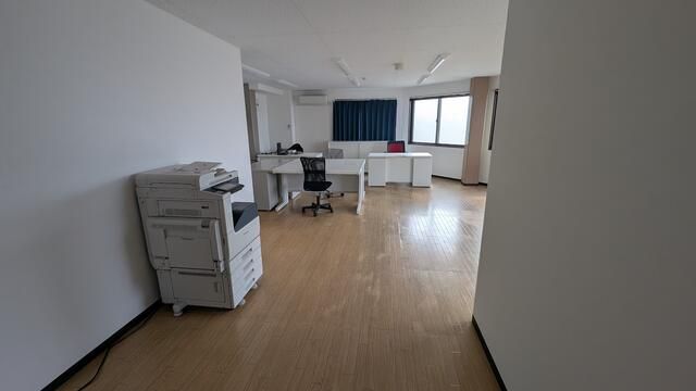 78 sqm Office Space for Rent in Imizu, Toyama - Thumbnail 4