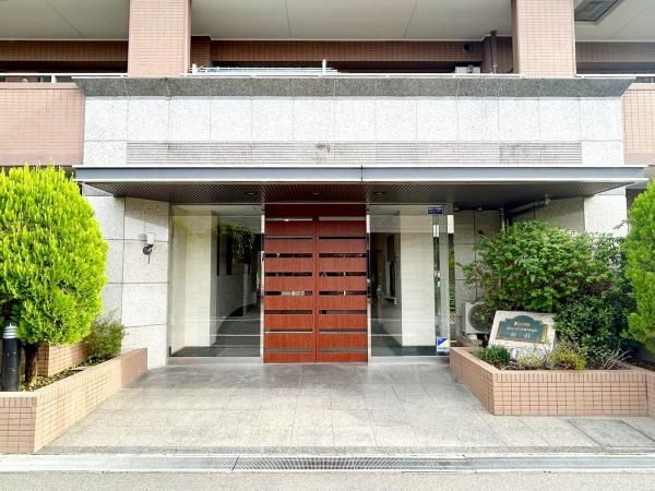3LDK Apartment with Garden near Hamura Station, Tokyo - Thumbnail 2