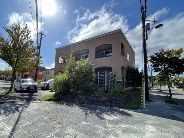 Spacious 3SLDK Corner Lot House in Sapporo's Kiyota Ward - Thumbnail 2