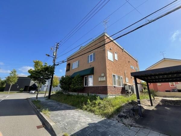 Spacious 3SLDK Corner Lot House in Sapporo's Kiyota Ward - Thumbnail 3