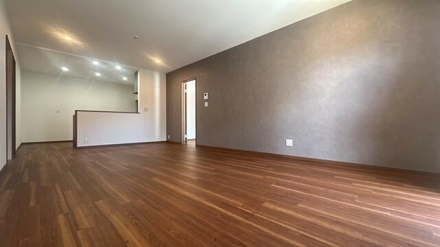 3LDK House for Sale in Nakama, Fukuoka with 223.66 sqm Land - Thumbnail 2