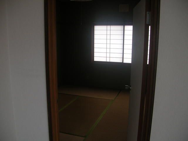 2DK Apartment for Rent in Hachinohe, Aomori - 40sqm - Thumbnail 3