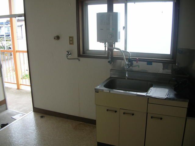 2DK Apartment for Rent in Hachinohe, Aomori - 40sqm - Thumbnail 4