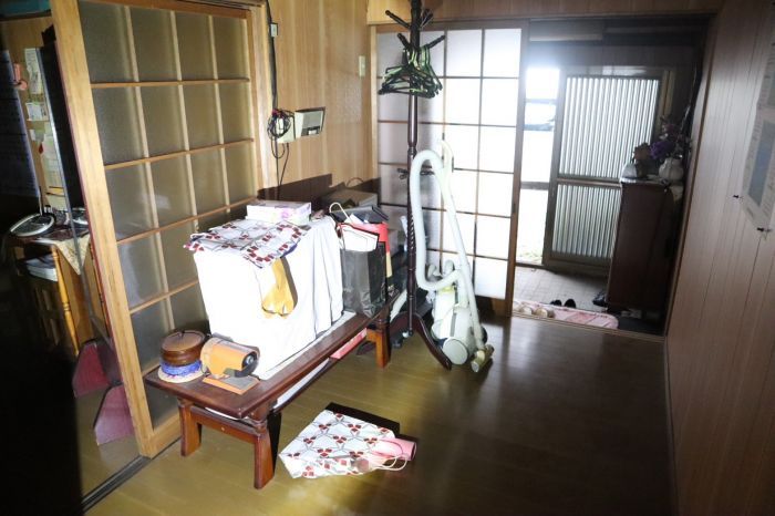 Two-Building Property with Free Parking in Takamatsu - Thumbnail 2