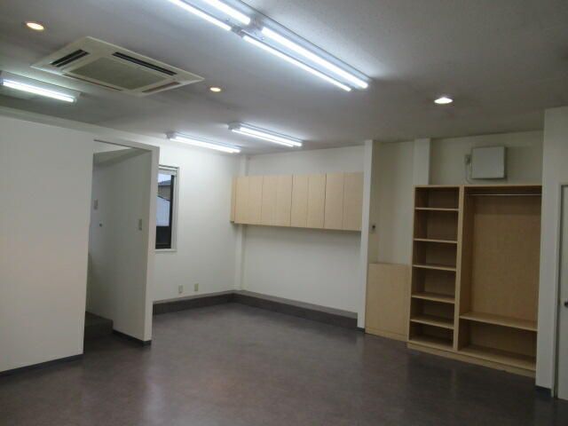 Office/Retail Space for Rent in Fukushima City, 40.13 sqm - Thumbnail 4