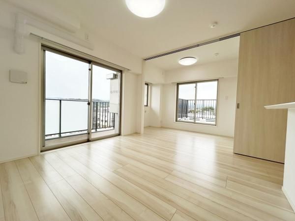 Orcia Fussa: Modern 1SLDK Apartment with Roof Balcony in Tokyo - Thumbnail 3