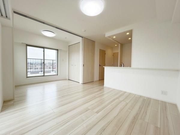 Orcia Fussa: Modern 1SLDK Apartment with Roof Balcony in Tokyo - Thumbnail 2