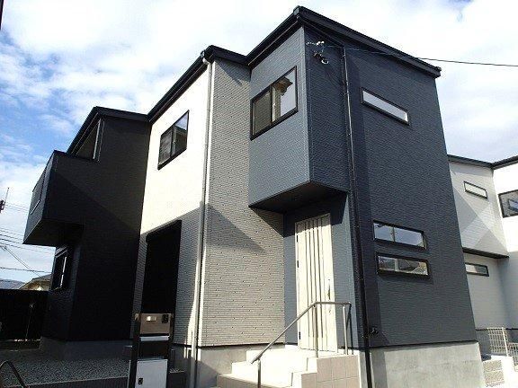 New 4LDK House in Nara's Gakuen Area with Seismic Dampers - Thumbnail 4