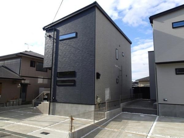 New 4LDK House in Nara's Gakuen Area with Seismic Dampers - Thumbnail 2