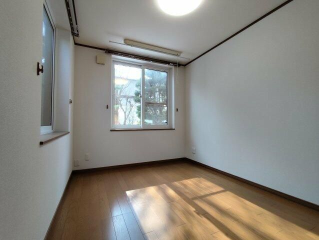 4SLDK Detached House for Sale in Sapporo's Nishi Ward - Thumbnail 2