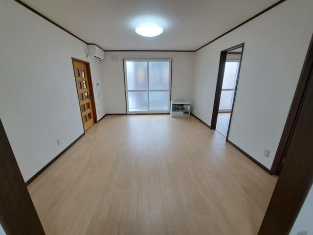 Renovated 2LDK Terrace House for Rent near JR Takikawa Station - Thumbnail 3