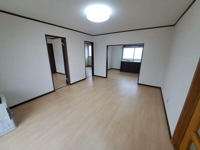 Renovated 2LDK Terrace House for Rent near JR Takikawa Station - Thumbnail 4