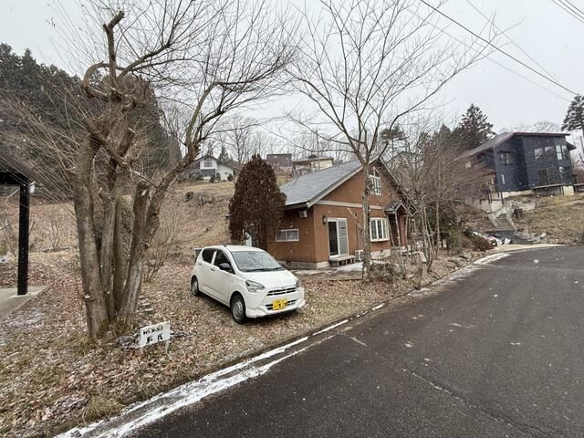 Traditional Wooden House with Onsen Access in Zao Onsen, Miyagi - Thumbnail 3