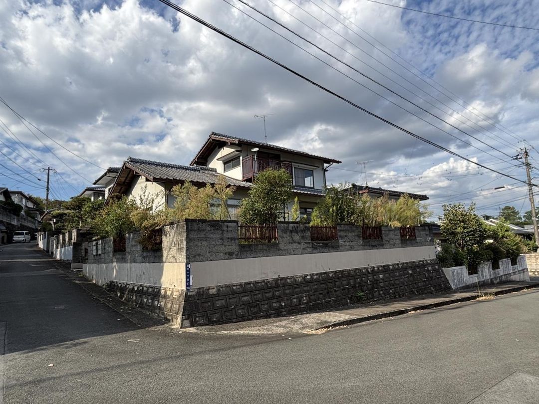 4DK Detached House on 224 sqm Corner Lot in Kumamoto Kita Ward - Thumbnail 2