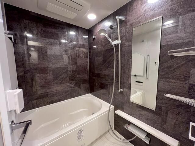 2LDK Apartment for Sale in Hachioji, Tokyo - 63.93 sqm - Thumbnail 2
