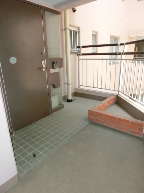 4LDK Apartment for Sale in Atsugi, Kanagawa - 109 sqm - Thumbnail 2