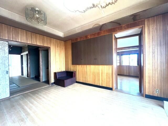 6LDK RC House in Shikokuchuo City, Ehime with Garden & Parking - Thumbnail 2